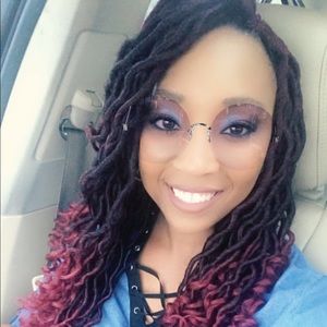 Meet your Posher, Ajanae